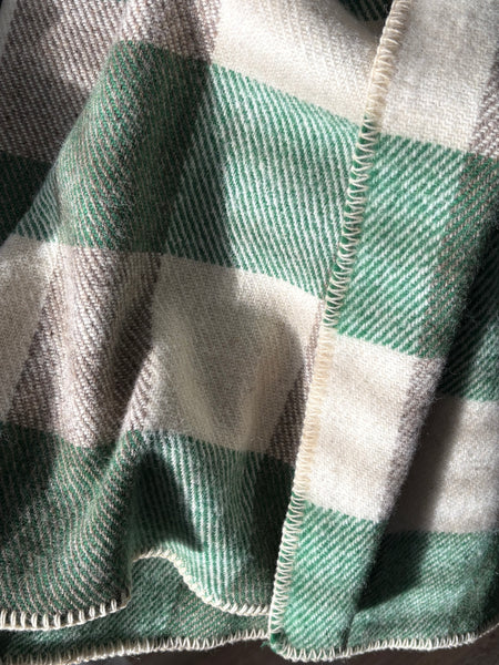 MacAusland’s Throw Blanket - Kelly Green and Cream
