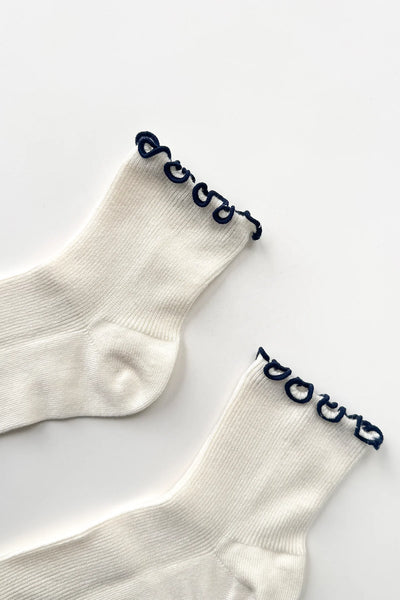 THE PETITE RUFFLED MODAL SOCKS - SOFT WHITE/NAVY