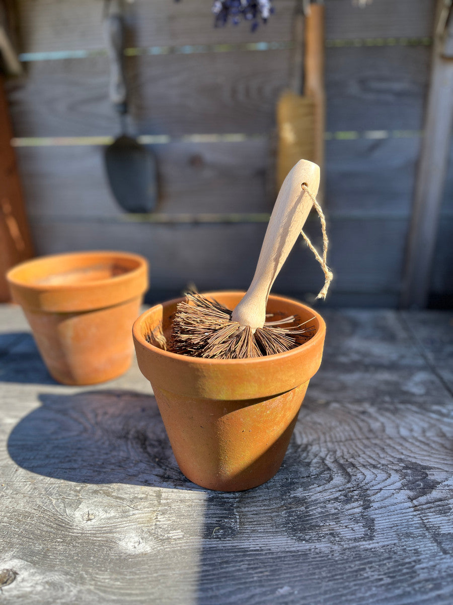 Garden Pot Brush