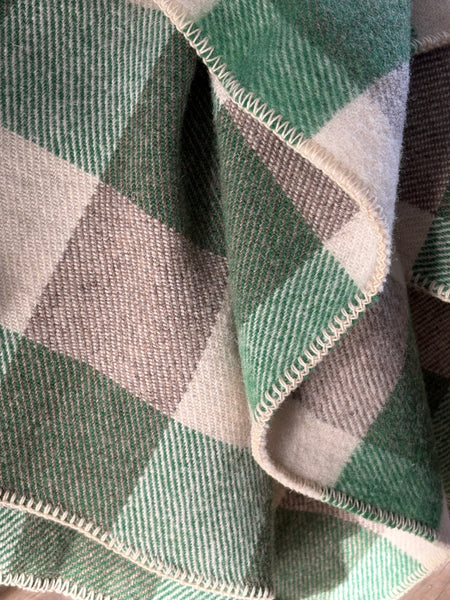 MacAusland’s Throw Blanket - Kelly Green and Cream