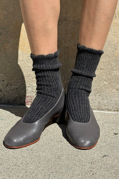 Linen Scallop Socks - Charcoal