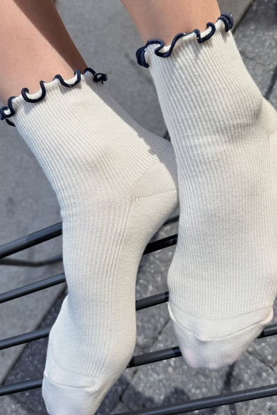 THE PETITE RUFFLED MODAL SOCKS - SOFT WHITE/NAVY