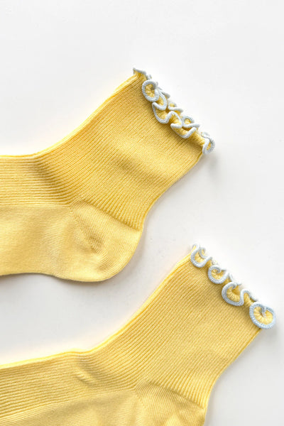THE PETITE RUFFLED MODAL SOCKS - BUTTER / BABY BLUE